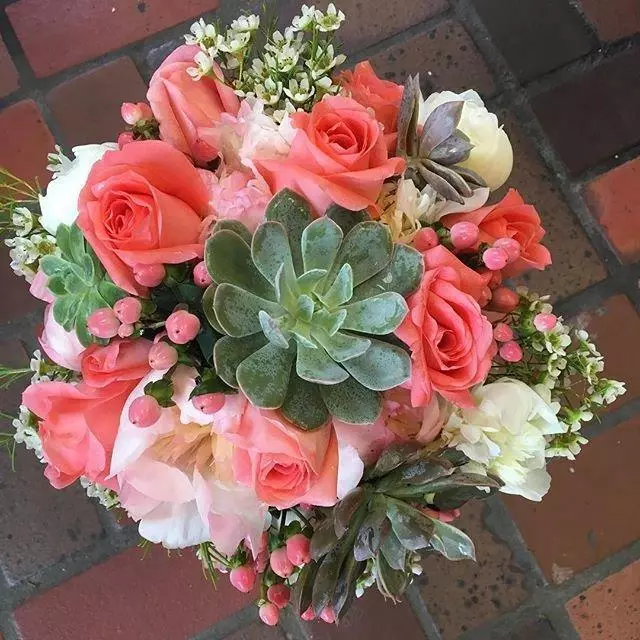 Alexs East End Floral Shoppe