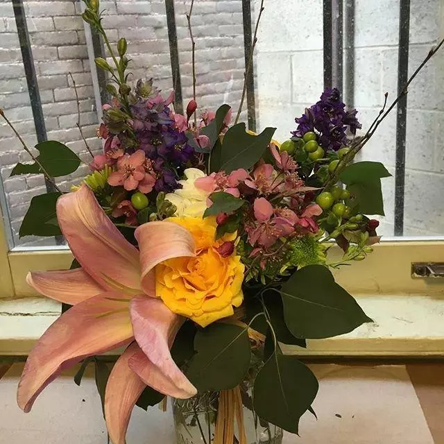 Alexs East End Floral Shoppe