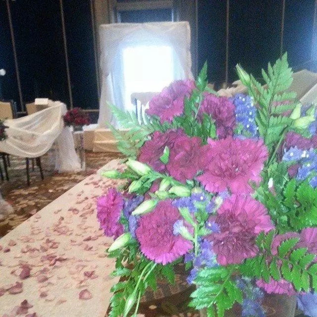 Alexs East End Floral Shoppe