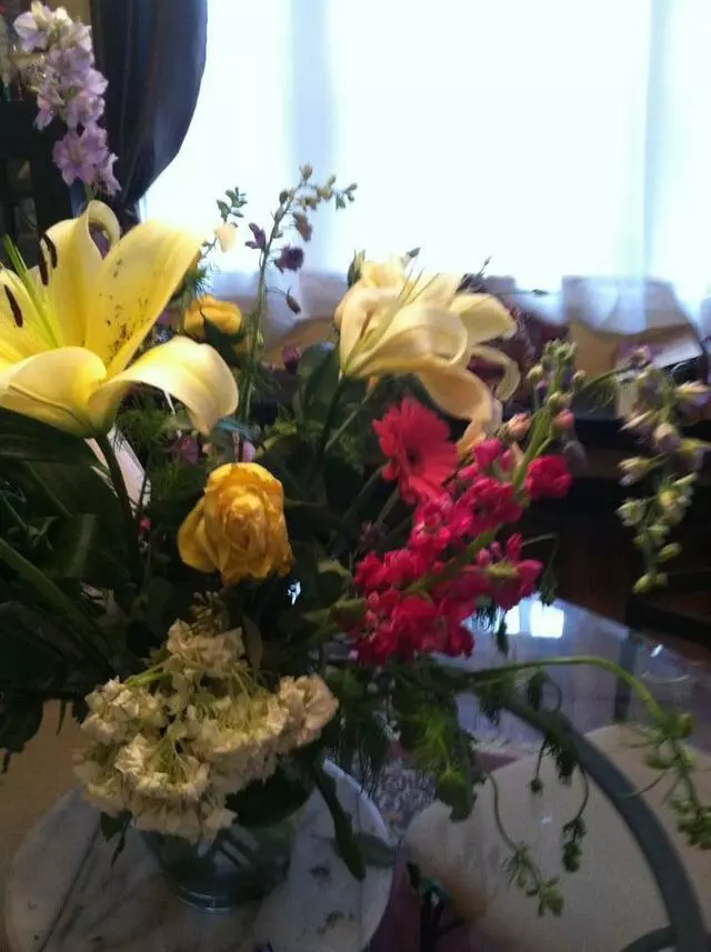 Alexs East End Floral Shoppe
