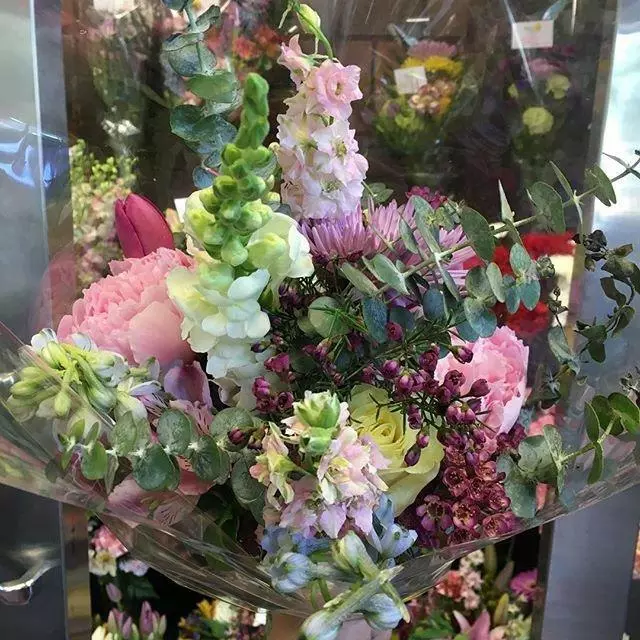 Alexs East End Floral Shoppe