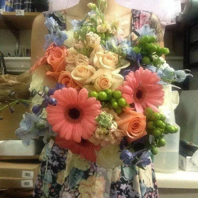 Alexs East End Floral Shoppe