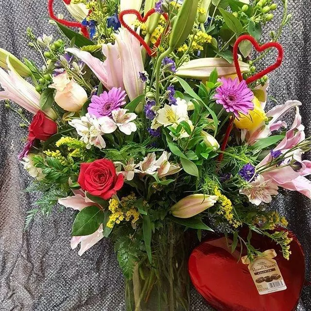 Alexs East End Floral Shoppe