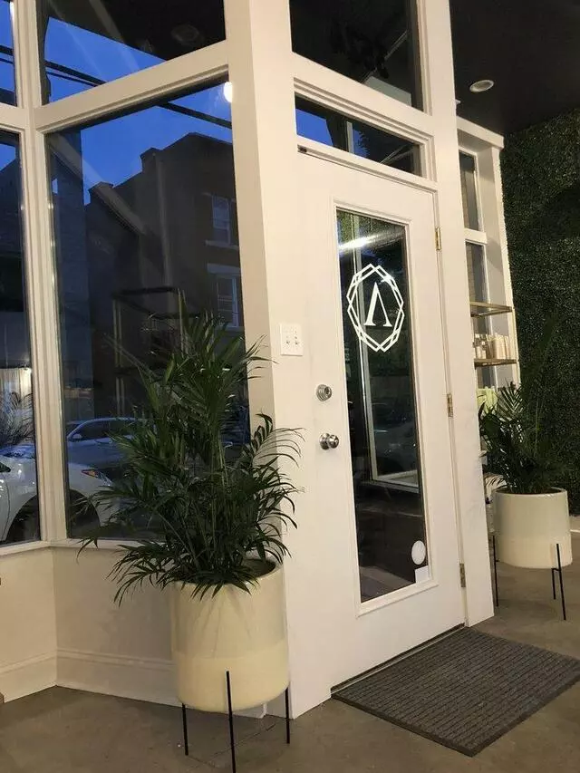 Alchemy Dry Cut Lounge