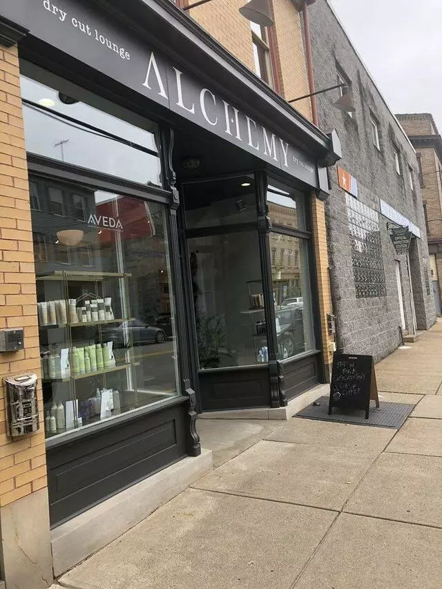 Alchemy Dry Cut Lounge