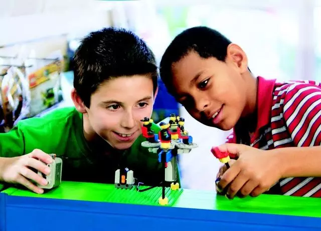Bricks 4 Kidz