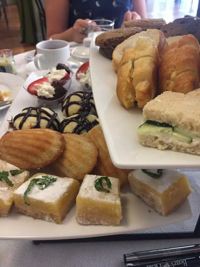 Arnold’s Tea
