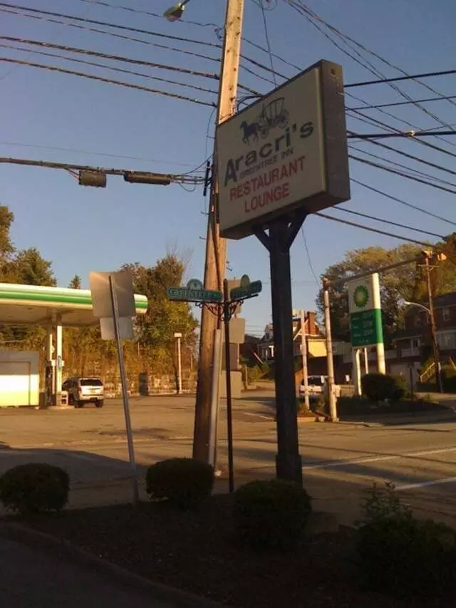Aracri’s Greentree Inn