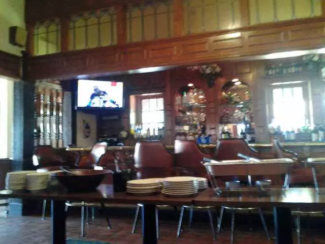 Aracri’s Greentree Inn