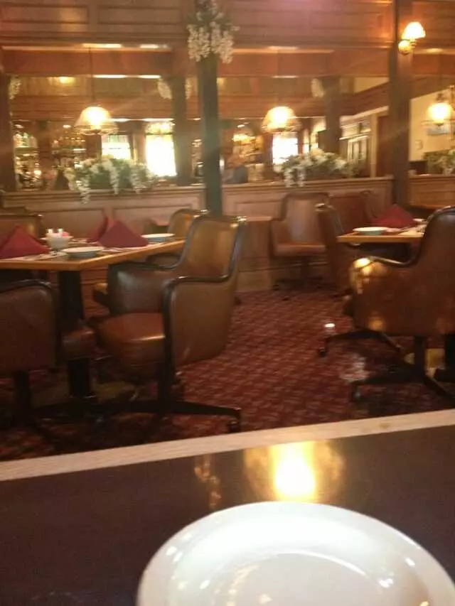 Aracri’s Greentree Inn