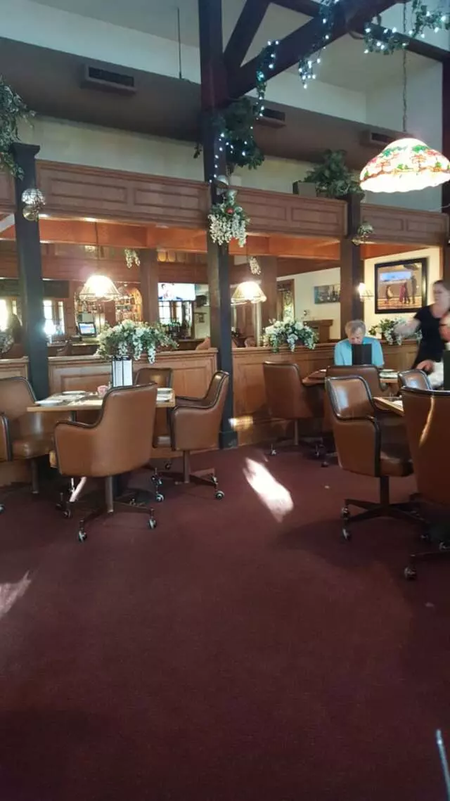 Aracri’s Greentree Inn
