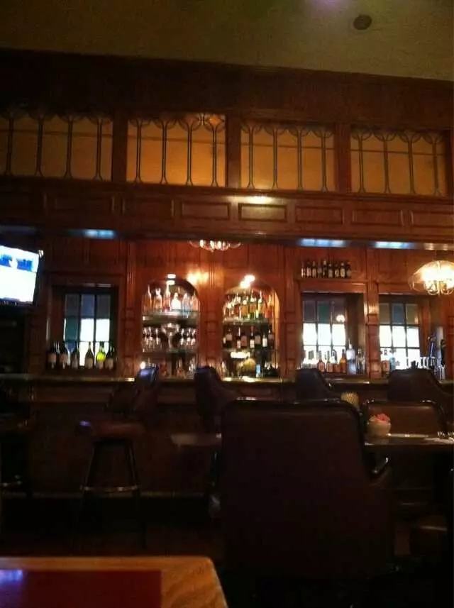 Aracri’s Greentree Inn
