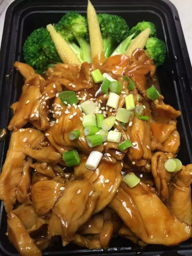Sawasdee Thai & Sushi
