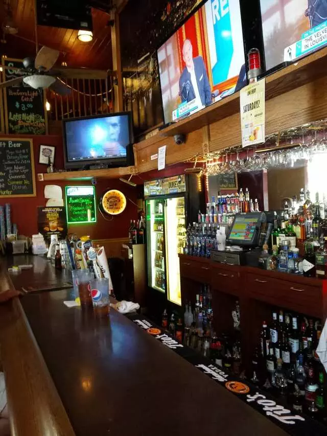Dukes Rib House & Grille