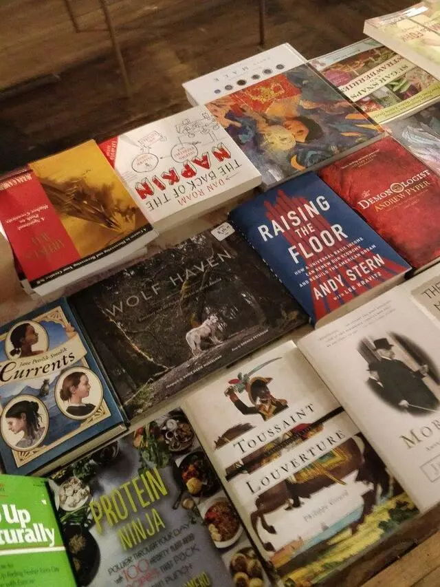 Amazing Books & Records Emporium