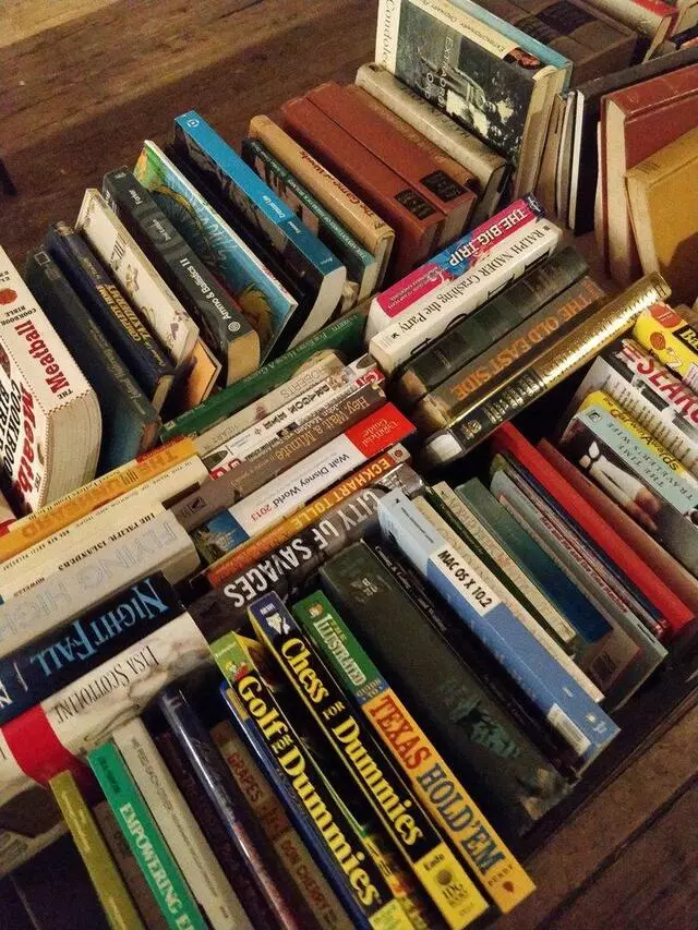 Amazing Books & Records Emporium