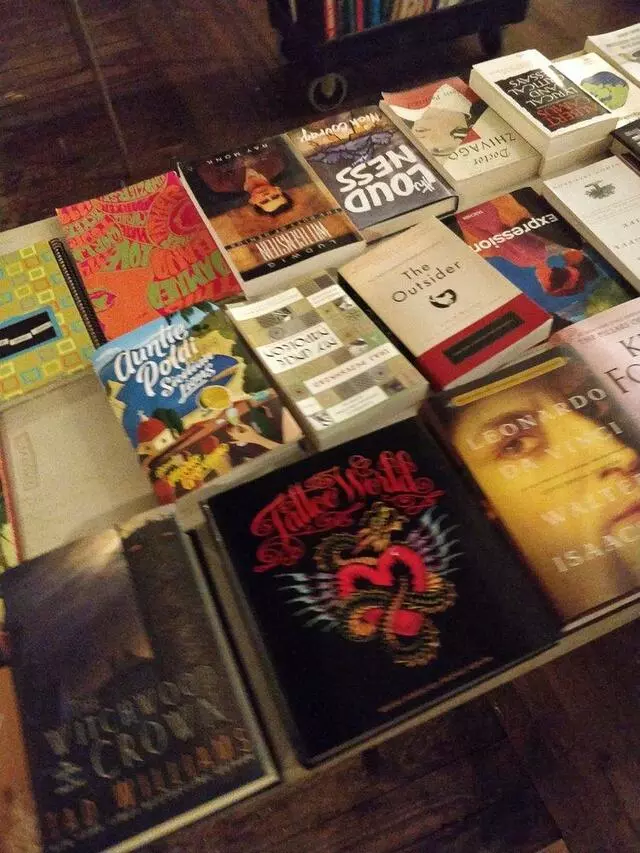 Amazing Books & Records Emporium