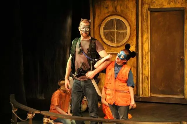 12 Peers Theater
