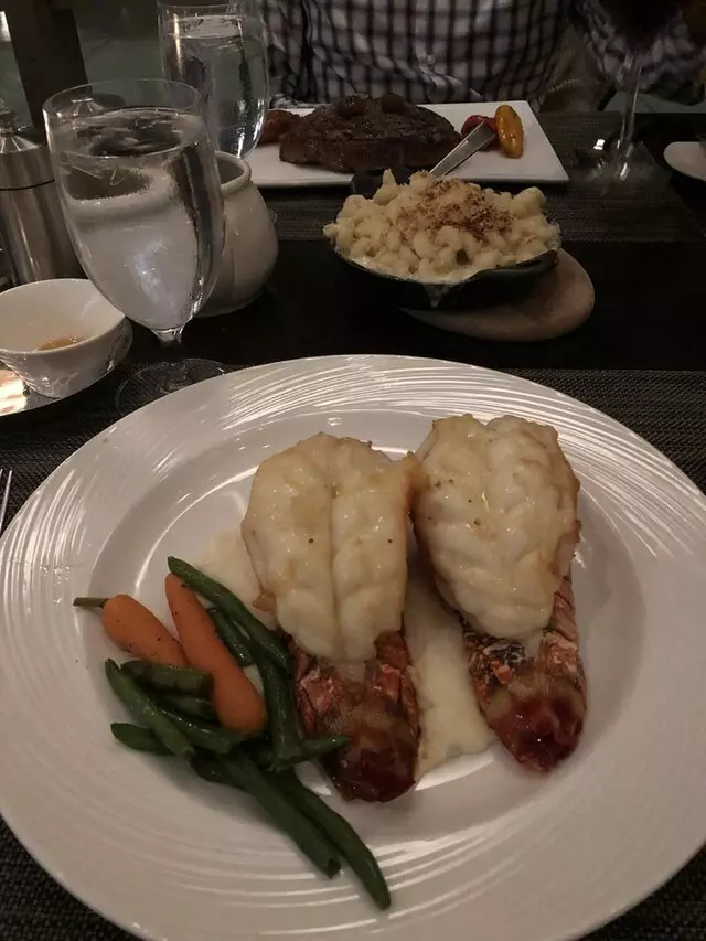 Andrew’s Steak and Seafood
