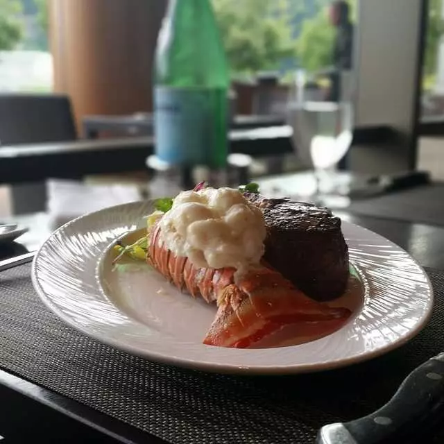 Andrew’s Steak and Seafood