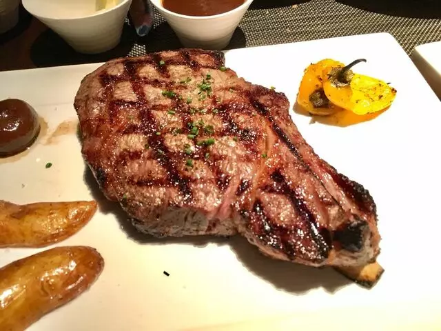 Andrew’s Steak and Seafood