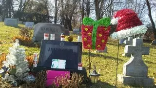 Andy Warhol’s Grave