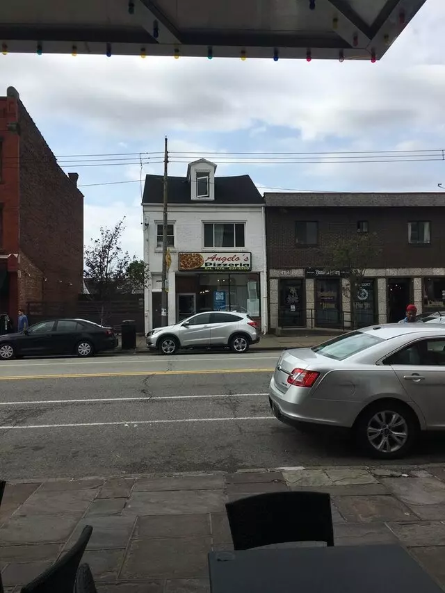 Angelo’s Pizzeria