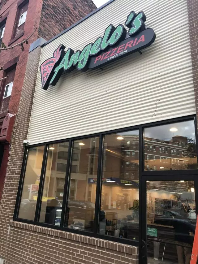 Angelo’s Pizzeria