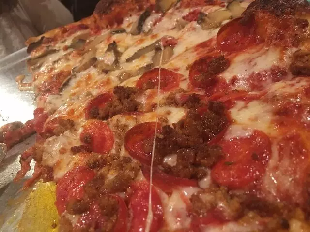 Angelo’s Pizzeria