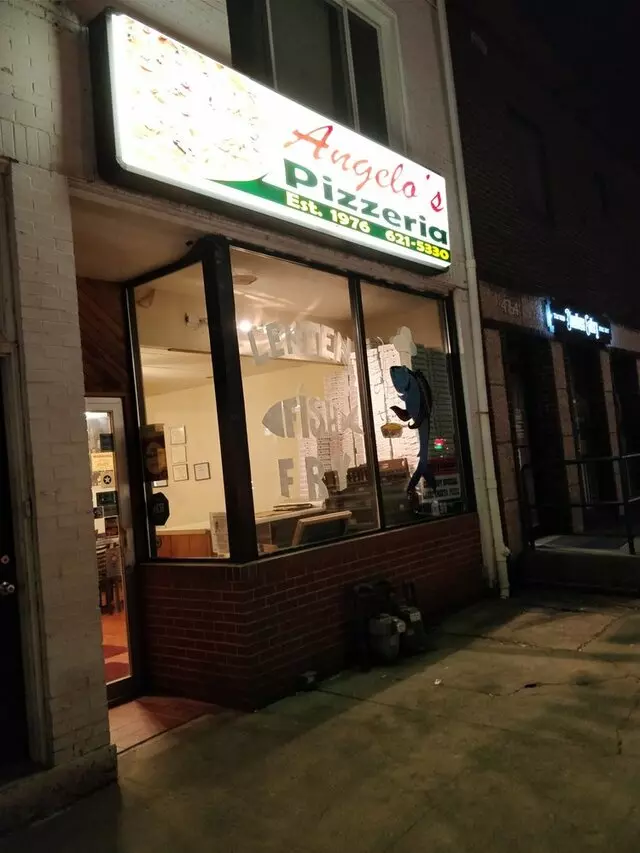 Angelo’s Pizzeria
