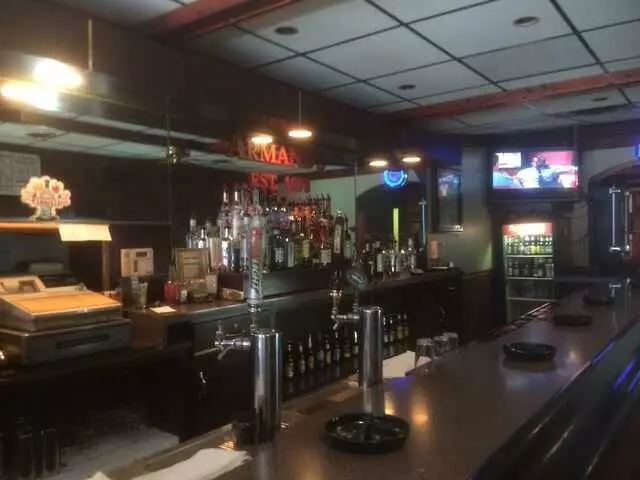 Armand’s Bar